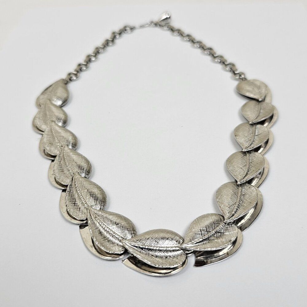 Vintage Choker Necklace Silver Tone Metal Leaf Leaves Link Smooth Textured - Picture 4 of 14